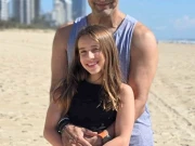 وسیم اکرم نے بیٹی کے ہمراہ تصویر مداحوں سے شیئر کردی