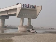 گوگل میپ سے رہنمائی؛ بھارت میں کار ٹوٹے پل سے دریا میں جا گری، 3 ہلاکتیں 