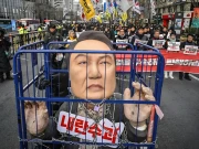 مارشل لا کیوں لگایا؛ جنوبی کوریا کی عدالت نے صدر کے وارنٹِ گرفتاری جاری کر دیے 