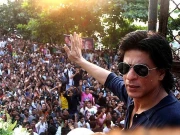 بالی ووڈ کے بادشاہ کی سالگرہ، کتنے برس کے ہوگئے؟ 