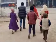 ​​​​​​​بھکاری کے ساتھ بھاگنے والی عورت کی اصل کہانی سامنے آگئی