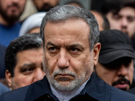 آبنائے ہرمز میں جہازوں کی آمدورفت میں رکاوٹ کے ذمہ واشنگٹن اور تل ابیب ہیں، ایرانی وزیر خارجہ