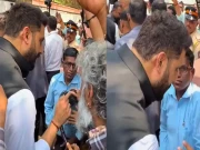 منوج کمار کی آخری رسومات؛ ابھیشک بچن فوٹوگرافر پر برس پڑے؛ ویڈیو وائرل 