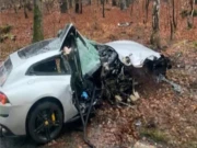 معروف فٹ بالر کی فیراری کو خوفناک حادثہ، اسٹرائیکر آئی سی یو میں داخل