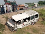 لکی مروت؛ دو کوچز میں خوفناک تصادم، خواتین سمیت 11 افراد زخمی