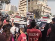 کراچی؛ اسکول وین فٹ پاتھ سے ٹکرا گئی، متعدد طلبہ و اساتذہ زخمی