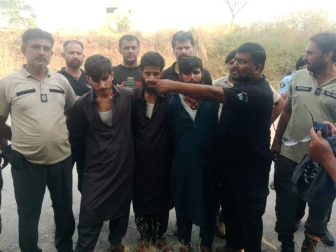 قیدی وین سے ملزمان کے فرار ہونے پر آئی جی پنجاب کا بڑا ایکشن، افسران اور اہلکار معطل