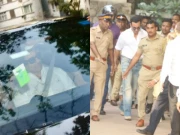 سیف علی خان کی اسپتال سے واپسی کی تصاویر اور ویڈیوز سامنے آگئیں