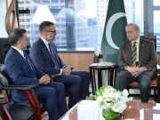 وزیراعظم کی پرنس رحیم آغا خان سے ملاقات، امن و ترقی کیلیے تعاون جاری رکھنے کا عزم
