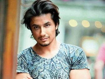 ’جب تک جرم ثابت نہ ہو، انسان بے گناہ ہے‘، کیس جیتنے کے بعد علی ظفر کا اظہار خیال