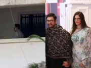 عامر خان اپنی گرل فرینڈ اور بیٹے کے ہمراہ سابقہ اہلیہ سے ملنے پہنچ گئے