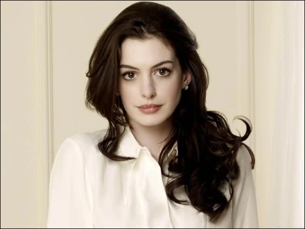 ’ان شاء اللہ‘ کہنے والی بالی ووڈ اداکارہ کو قرآن مجید کا تحفہ