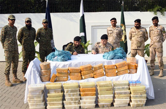 Anti Narcotices force and pak navy ceased 38 million dollers worth ice drug in karachi 2