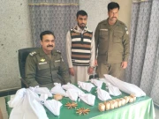 راولپنڈی؛ اسلحہ اسمگلر گرفتار، کلاشنکوف سمیت بھاری مقدار میں اسلحہ برآمد