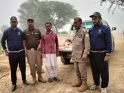 52 کلو وزنی دریائی کچھوا ریسکیو کرکے واپس قدرتی ماحول میں چھوڑ دیا گیا