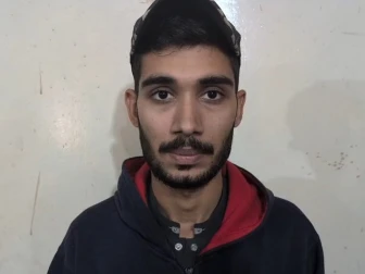 کراچی؛ سڑک پر سرے عام نازیبا حرکات کرنے والا ٹریفک پولیس انسپکٹر کا بیٹا گرفتار