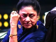 بنکاک میں زخمی ہونے والی اداکارہ ارونا ایرانی وہیل چیئر پر ممبئی پہنچ گئیں