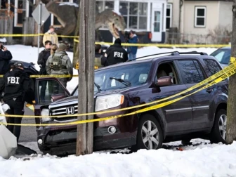 امریکا میں امیگریشن افسر نے بچے کی ماں کو سر پر گولی مار کر ہلاک کردیا، ویڈیو وائرل