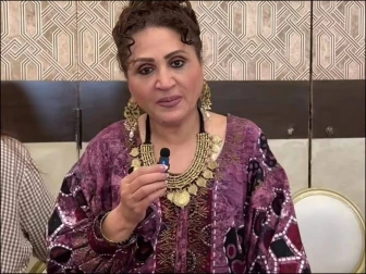 اسما عباس کے نئے ملبوسات پھر تنقید کی زد میں، صارفین نے کیا کچھ کہہ دیا؟