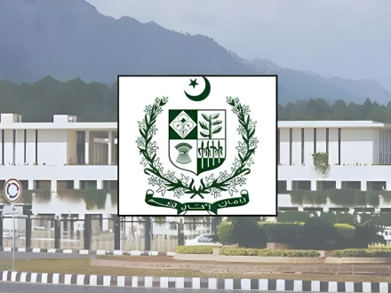 سرکاری ملازمین کی ریٹائرمنٹ کی عمر میں تین سال اضافے کا نوٹیفکیشن وائرل، حقیقت کیا ہے؟