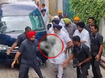 بھارت؛ گوردوارے میں سکھ رہنما پر کرپان سے قاتلانہ حملہ 