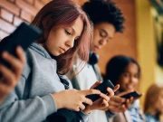 آسٹریلیا؛ 16 سال سے کم عمر بچوں پر انسٹاگرام اور فیس بک استعمال کرنے کی مکمل پابندی