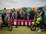 ٹی ٹوئنٹی سیریز: بنگلادیش کو شکست دینے کے بعد آسٹریلوی کھلاڑیوں کا جشن وائرل