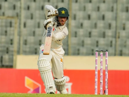 پہلا ٹیسٹ؛ بنگلا دیش کیخلاف مضبوط آغاز کے بعد پاکستان کی بیٹنگ لائن لڑ کھڑا گئی