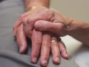 کار حادثے میں بچ جانے والے شہری کی 39 سال کی یادداشت چلی گئی