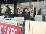 سیکیورٹی حصار توڑ کر ڈریسنگ روم پہنچنے والا بابر اعظم کا مداح گرفتار