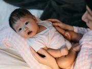 ماں کا دودھ اور بچے کی نیند پر اس کے حیرت انگیز اثرات