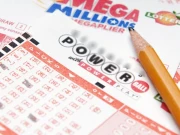 امریکا: گاڑی کی صفائی کے دوران ملنے والے لاٹری ٹکٹ نے بڑا انعام جتوادیا