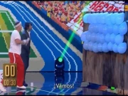 کم وقت میں چاپ اسٹکس سے 28 غباروں کو پھاڑنے کا ریکارڈ