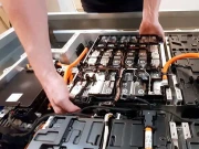 چین و امریکا کو برقی گاڑیوں سے متعلق کس بڑے بحران کا سامنا کرنا پڑ سکتا ہے؟