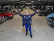 گاڑیوں کا وسیع ترین مجموعہ رکھنے والی خاتون 