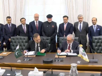 پاکستان اور اسلامی ترقیاتی بینک کے مابین ایک کھرب سے زائد مالیت کے معاہدوں پر دستخط 