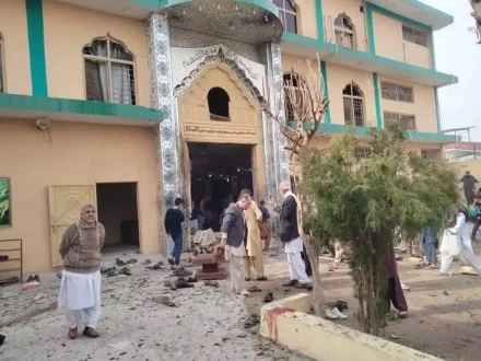 اسلام آباد کی امام بارگاہ میں نماز جمعہ کے وقت خودکش حملہ کیا گیا جس میں 30 سے زائد نمازی شہید ہوگئے