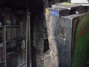 کراچی؛ نامعلوم ملزمان کی کتابوں کی دکان کو آگ لگا کر جلانے کی کوشش، فوٹیج بھی سامنے آگئی