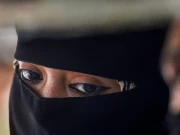 چوریاں کرکے  کروڑ پتی بننے والی گھریلو ملازمہ عمران خان کے ہاتھوں ایوارڈ یافتہ نکلی