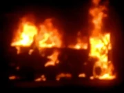 لاہور، وحدت روڈ پر چلتی بس میں آگ بھڑک اٹھی، کوئی جانی نقصان نہیں ہوا