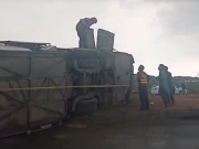 ڈرائیور کی غفلت  کے باعث موٹر وے پر بس کو حادثہ، خاتون جاں بحق، متعدد شہری زخمی 