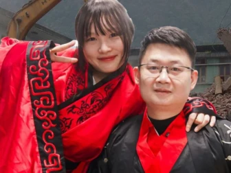 محبت کی انوکھی کہانی، چینی خاتون نے زلزلے میں جان بچانے والے فوجی اہلکار سے شادی کرلی