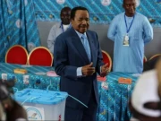 کیمرون کے 92 سالہ صدر آٹھویں بار انتخابی میدان میں، دوبارہ کامیابی کے لیے پرامید