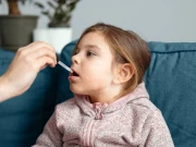 خسرہ سے بچاؤ کیلئے وٹامن اے کا استعمال، حقیقت کیا؟