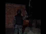 افغان چیک پوسٹ پر قبضے کے بعد سپاہی کی سبز ہلالی پرچم لہرا کر دشمن کو للکارنے کی ویڈیو وائرل