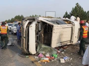 راولپنڈی؛ ڈرائیور کو نیند آنے سے گاڑی بے قابو ہو کر الٹ گئی، 8افراد زخمی