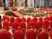 نئے پوپ کے انتخاب کیلیے اجلاس شروع؛ علامتی سیاہ یا سفید دھوئیں سے کیا مراد ہوگی؟ 