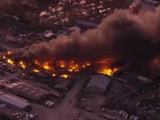 کینٹکی، کارگو طیارہ اڑان بھرتے ہی گر کر تباہ، متعدد عمارتوں میں آگ بھڑک اٹھی