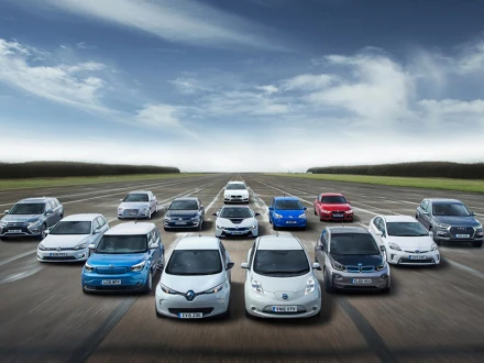 وفاقی حکومت کا درآمدی گاڑیوں پر ڈیوٹی ختم کرنے کا فیصلہ