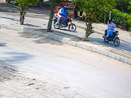 کراچی؛ اردو یونیورسٹی کے کیمپس افسر پر فائرنگ کے واقعے کی ویڈیو سامنے آگئی
